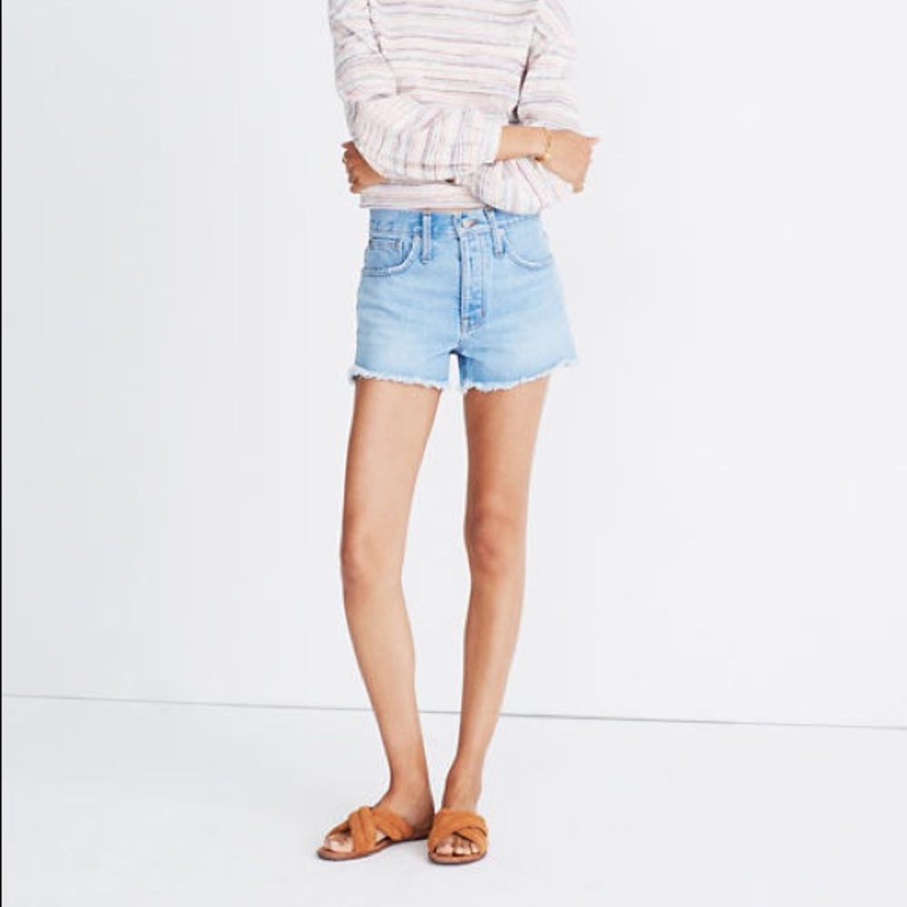 Relaxed denim shorts
